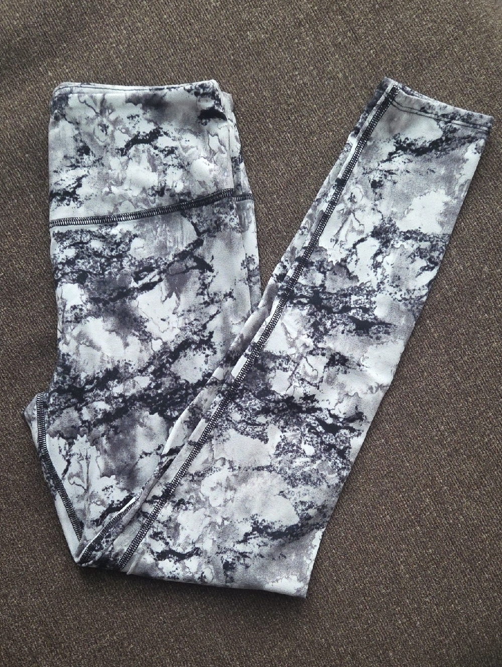 SO Black & White Marble-Print Active Leggings Size Medium